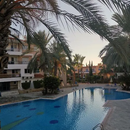 Iris Village, Near Kings Avenue Mall - By Noma Stays Cyprus Apartment *
