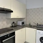 Iris Village, Near Kings Avenue Mall - By Imh Travel & Tours Apartman