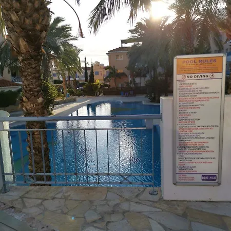 Iris Village, Near Kings Avenue Mall - By Imh Travel & Tours Апартаменты Пафос