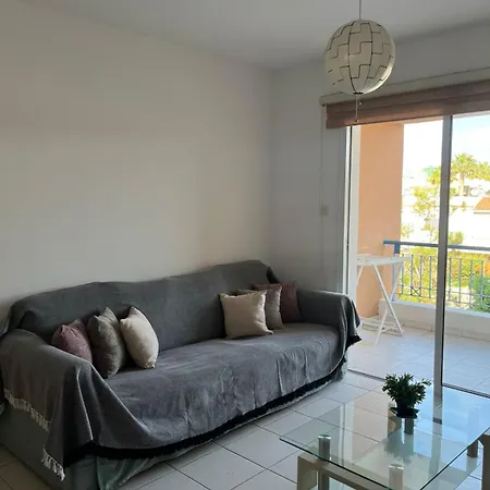 Daire Iris Village, Near Kings Avenue Mall - By Noma Stays Cyprus