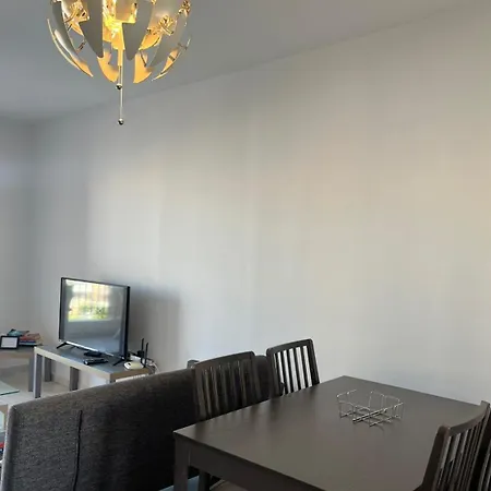 Iris Village, Near Kings Avenue Mall - By Imh Travel & Tours Apartman *