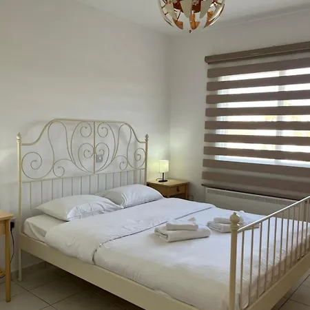 Iris Village, Near Kings Avenue Mall - By Imh Travel & Tours Apartment Paphos