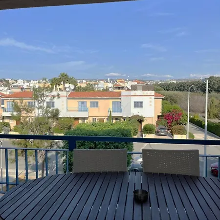 Appartement Iris Village, Near Kings Avenue Mall - By Imh Travel & Tours Paphos
