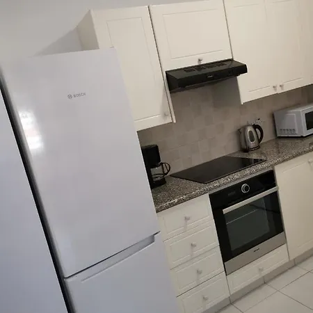 Апартаменты Iris Village, Near Kings Avenue Mall - By Imh Travel & Tours *
