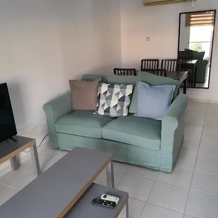 Апартаменты Iris Village, Near Kings Avenue Mall - By Imh Travel & Tours *