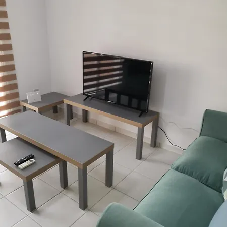 Апартаменты Iris Village, Near Kings Avenue Mall - By Imh Travel & Tours *