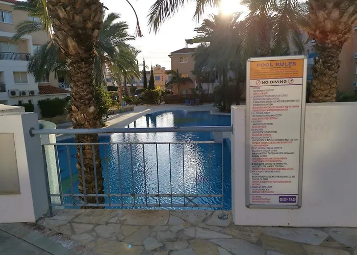 Iris Village, Near Kings Avenue Mall - By Imh Travel & Tours アパート パ フォス