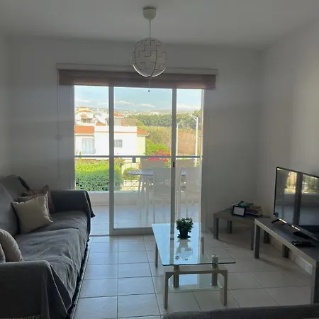 Iris Village, Near Kings Avenue Mall - By Noma Stays Cyprus * Paphos