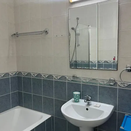 Iris Village, Near Kings Avenue Mall - By Imh Travel & Tours Appartamento