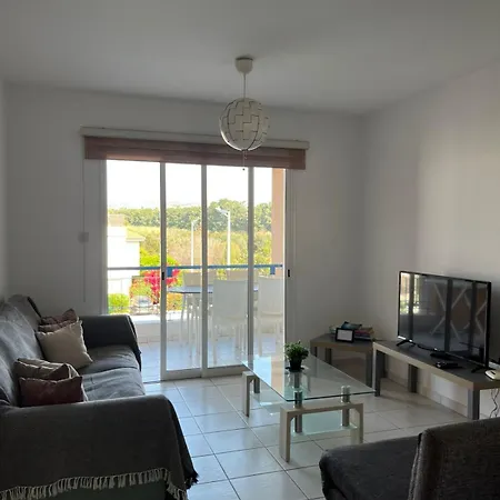 Iris Village, Near Kings Avenue Mall - By Noma Stays Cyprus *