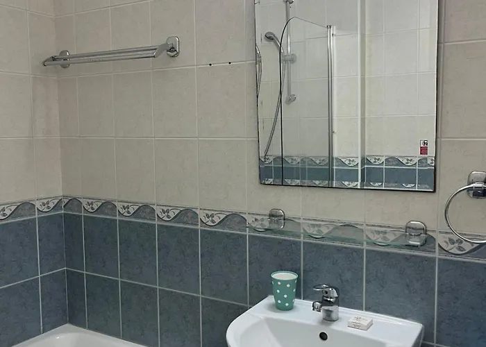 Iris Village, Near Kings Avenue Mall - By Imh Travel & Tours Apartmán