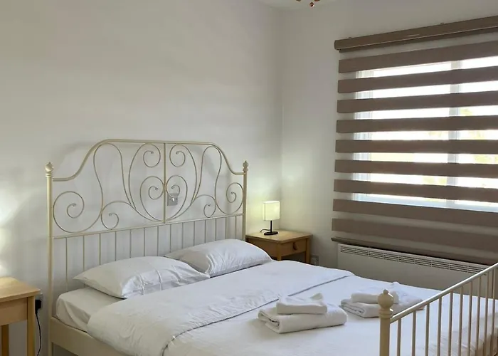 Apartmán Iris Village, Near Kings Avenue Mall - By Imh Travel & Tours