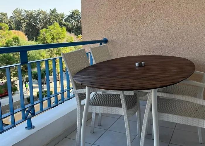 Iris Village, Near Kings Avenue Mall - By Imh Travel & Tours Apartmán