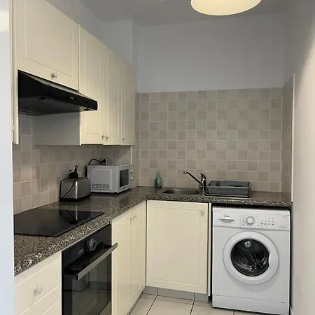 Iris Village, Near Kings Avenue Mall - By Noma Stays Cyprus