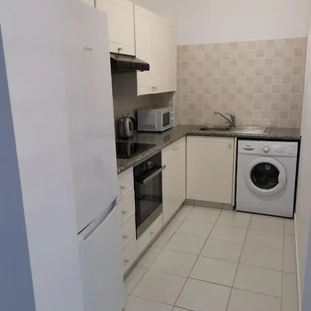 Iris Village, Near Kings Avenue Mall - By Imh Travel & Tours Appartamento *